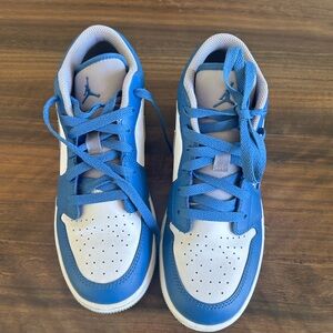 Nike air jordan dunks. Boys size 6. Brand new. Never worn.